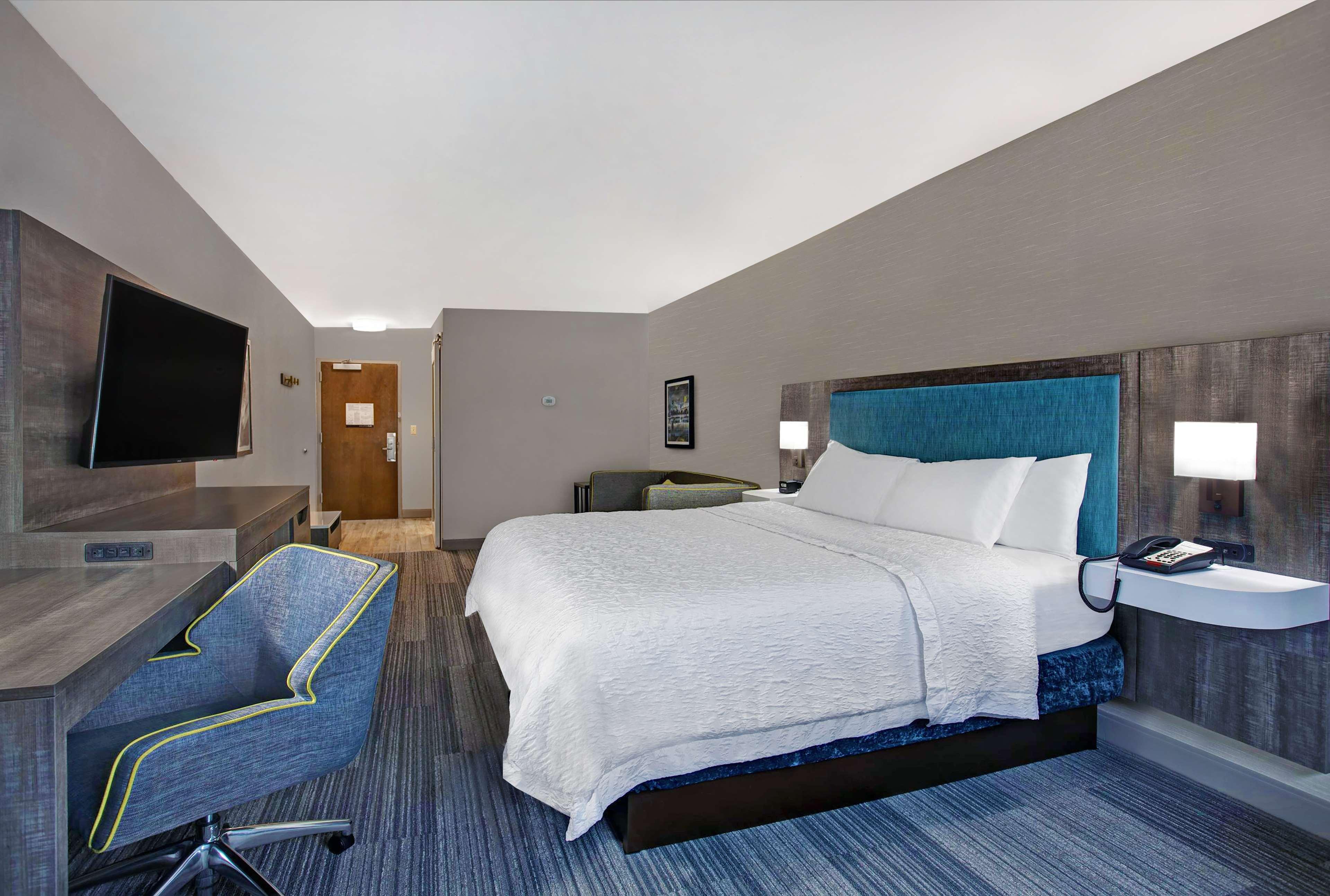 Hampton Inn Уэстфилд Экстерьер фото
