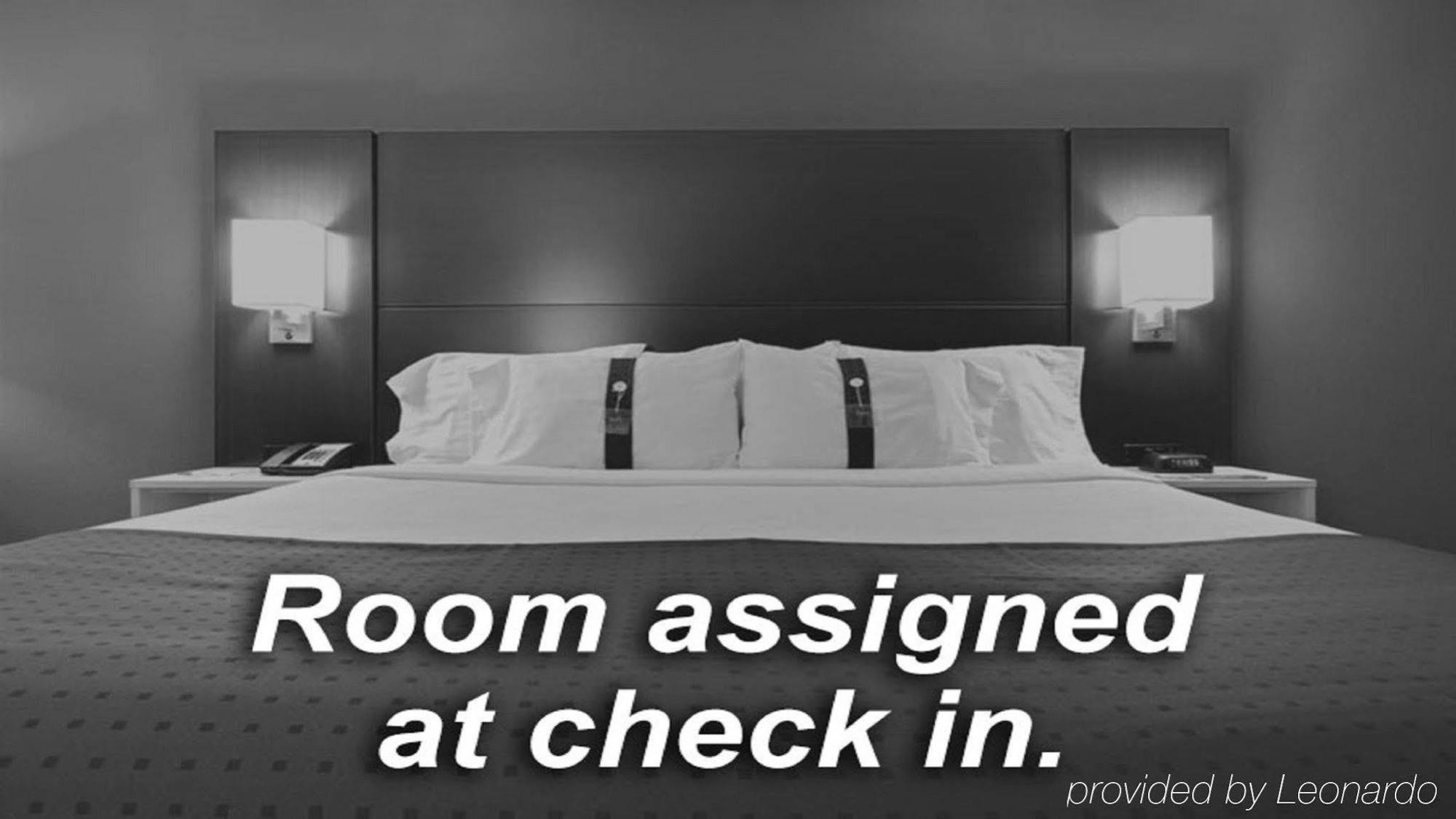 Hampton Inn Уэстфилд Экстерьер фото