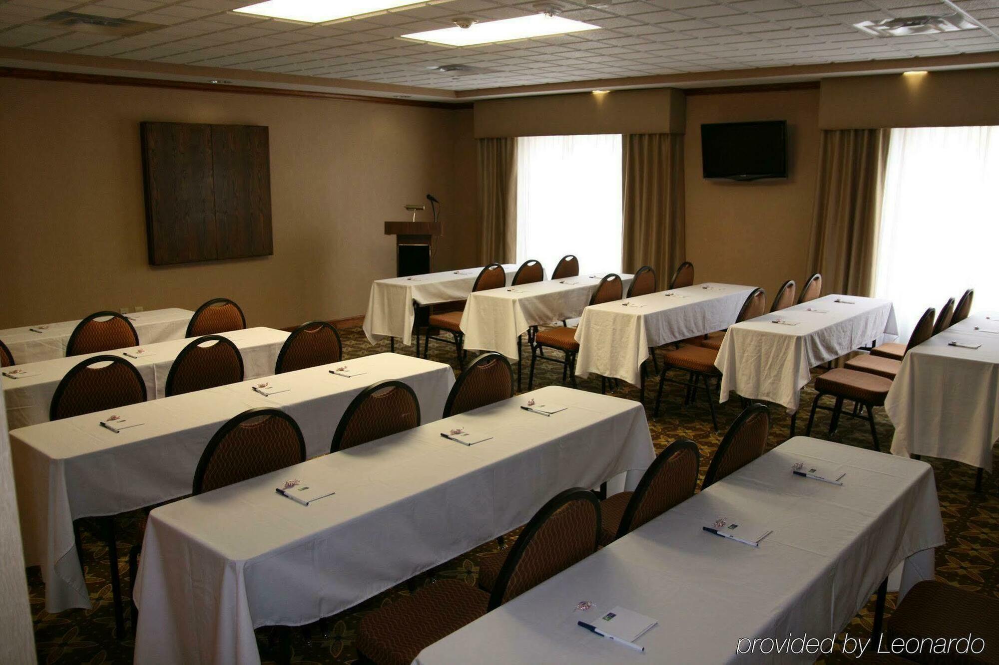 Hampton Inn Уэстфилд Экстерьер фото