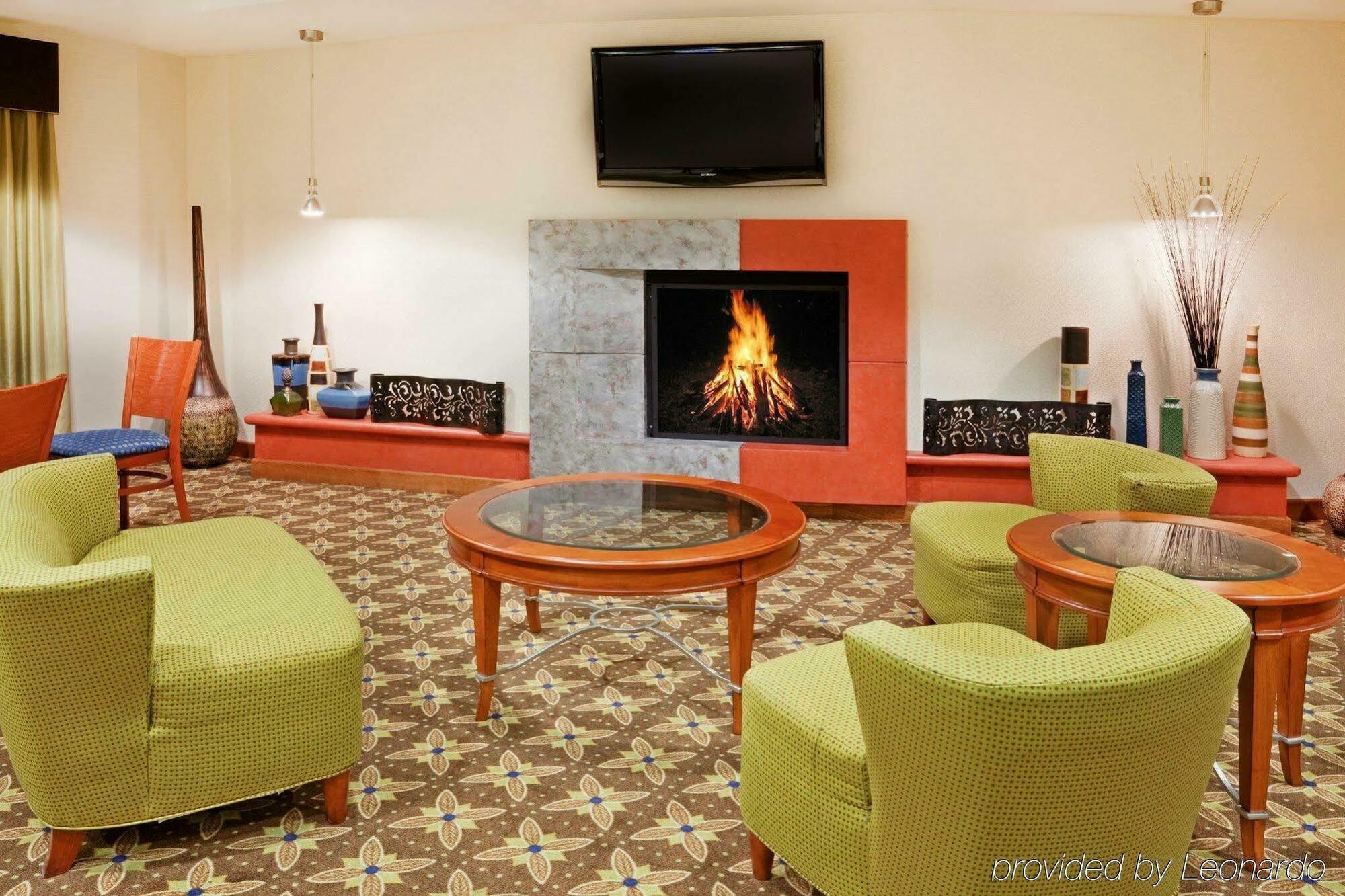Hampton Inn Уэстфилд Экстерьер фото